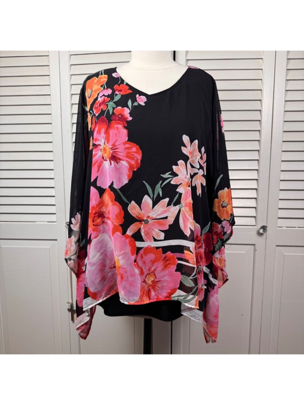 Avenue plus size 22/24 Black & pink Floral Poncho Top With Sheer Overlay